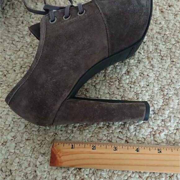 Stuart Weitzman gray lace up oxfords ankle bootie size 7M - Picture 11 of 12
